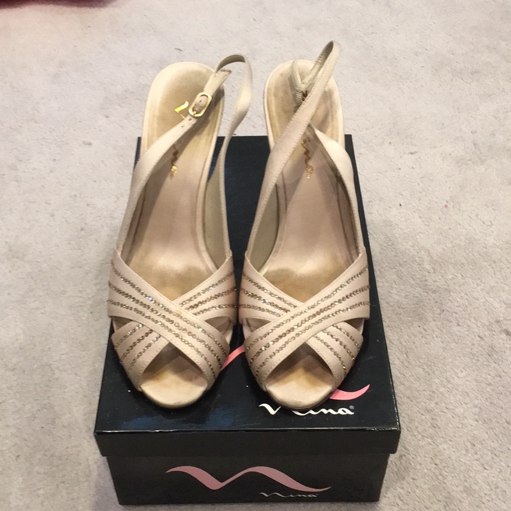 Nina Camille Powder Sand Heels size 9.5